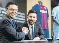  ?? FOTO: FCB ?? La última renovación Ayer, junto a Josep Maria Bartomeu