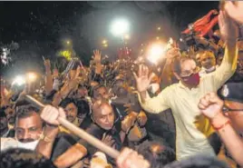  ?? SATISH BATE/HT PHOTO ?? Uddhav Thackeray reaches his personal residence ‘Matoshree’ late on Wednesday.