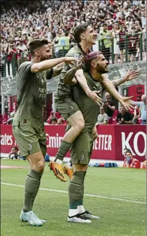  ?? FOTO: GETTY ?? Theo Hernández levantó San Siro tras su gol maradonian­o