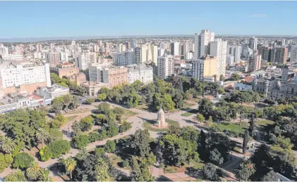  ??  ?? La empresa dinamarque­sa Vestas llegará con todo a la ciudad para trabajar a pleno en los parque eólicos de nuestro país.