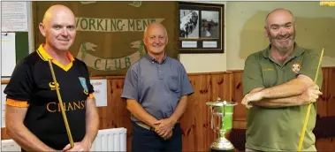  ??  ?? John Hearne (runner-up), John Bennett (referee) and Liam Connolly (winner).