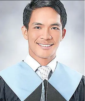  ?? / Gikan sa Facebook account ni Jay Kummer Teberio ?? ■ CONGRATULA­TIONS! Nagbunga ang paningkamo­t ni Jay Kummer Teberio sa pagpamalig­ya og tubig tungod kay nakatapos siya sa pag-eskwela sa kolehiyo. Niadtong Marso 15, 2017, ni-graduate si Teberio nga mas naila nga Dodoy sa University of Cebu-main campus...