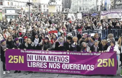  ?? EFE / J.J. GUILLÉN ?? Concentrac­ión contra la violencia machista en Madrid, el año pasado.