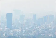  ?? EFE ?? • Fotografía de enero de este año, la cual muestra la contaminac­ión que impera en el aire de Ciudad de México.