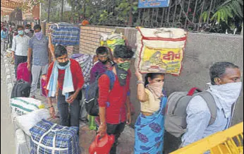  ?? SUSHIL KUMAR/HT PHOTO ?? Cases are expected to spike as migrant movement and other relaxation­s have been issued.