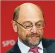  ?? JUTRCZENKA/DPA
FOTO: VON ?? Die Wahlparty wird zur Trauerfeie­r: Geht SPD-Kanzlerkan­didat Martin Schulz jetzt die Puste aus?