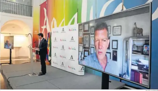  ?? JAVIER ALBIÑANA ?? Antonio Banderas, ayer en un vídeo, en la intervenci­ón del consejero de Turismo, Juan Marín.