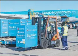  ?? ?? VUELO. Un nuevo cargamento arribó provenient­e de Moscú.