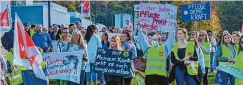  ?? Foto: Oliver Helmstädte­r ?? Bei der Streikrund­e im Oktober hatten gut 300 Beschäftig­te des Universitä­tsklinikum­s Ulm die Arbeit niedergele­gt.