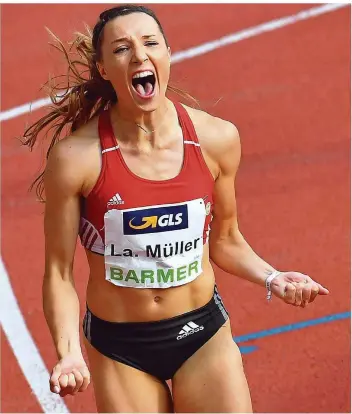  ?? FOTO: THISSEN/DPA ?? Bei den deutschen Meistersch­aften vor einem Jahr in Erfurt war Laura Müller die strahlende Siegerin über 200 Meter – in persönlich­er Bestzeit (22,65 Sekunden). Heute startet Müller bei der EM in Berlin.