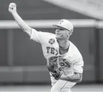  ??  ?? Texas pitcher Chase Shugart kept the Longhorns in the game for a while, retiring the first seven batters he faced.