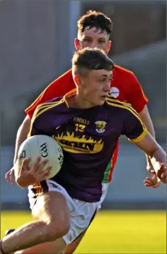  ??  ?? Emmett Nolan making tracks towards the Carlow goal.