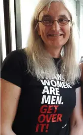  ?? ?? Counterpoi­nt: Debbie in her ‘Trans women are men. Get over it!’ T-shirt