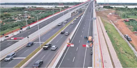  ?? ?? Desde el lunes ya podrán pasar sobre el puente los vehículos livianos. No estará habilitado para buses ni para vehículos pesados.