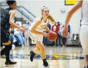 ?? STAFF PHOTO BY ERIN O. SMITH ?? Bradley Central’s Amelia Reuter looks to pass against East Hamilton during the District 5-AAA championsh­ip game on Feb. 20. East Hamilton and Bradley Central will play in the Region 3-AAA championsh­ip game on Wednesday.