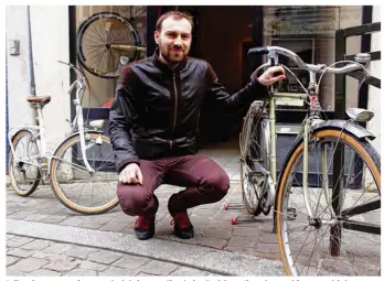  ??  ?? Julien Savoye vend une majorité de ses vélos à des Parisiens. Il espère rapidement séduire davantage de Meldois.