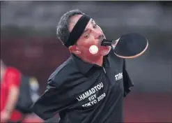  ??  ?? Ibrahim Hamadtou, en un partido de tenis de mesa en Tokio.