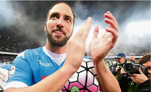  ?? — EPA ?? Pricey forward: Argentine Gonzalo Higuain has joined Juventus from napoli for RM421mil in a four-year deal.