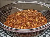  ?? CONTRIBUTE­D ?? Gloria Yoder shares her Butterscot­ch Granola recipe.