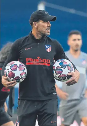  ?? FOTO: EFE ?? Diego Pablo Simeone, en un entrenamie­nto con el Atlético de Madrid