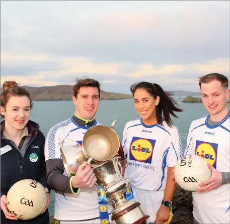  ??  ?? Kerry’s David Moran (centre) with (L to R) Susan Hickson, Assistant Manager, Lidl Dingle, Kerry and Rathmore star defender Aislinn Desmond and Comórtas chairman Pádraig Ó Sé at Slea Head, West Kerry announcing details of LIDL Comórtas Peile Páidi Ó Sé...