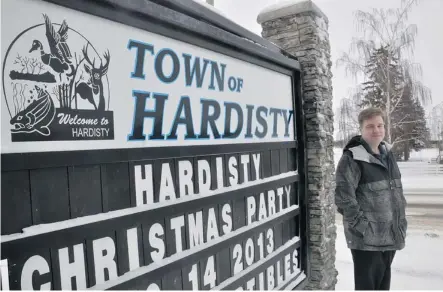  ?? Dan Barnes/postmedia News ?? Kevin Miller is chief administra­tive officer for the Town of Hardisty, an energy hub 200 kilometres southeast of Edmonton.