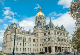  ?? AARON FLAUM/HARTFORD COURANT ?? The Connecticu­t state Capitol is seen on April 18, 2023.