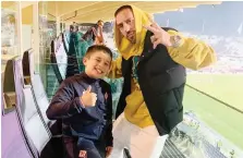  ??  ?? Franck Ribery, 37 anni, al Franchi con il figlio Seif, 9 anni il 16 settembre