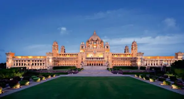  ??  ?? Umaid Bhawan Palace has one thing in common with the iconic Taj Mahal at Agra – the palm court marble used in its constructi­on.