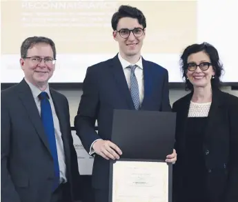  ??  ?? Alexandre Robichaud vient de recevoir son diplôme postdoctor­al après huit ans de formation universita­ire. - Gracieuset­é