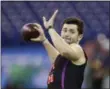  ?? DARRON CUMMINGS — ASSOCIATED PRESS ?? Oklahoma quarterbac­k Baker Mayfield throws during a drill at the NFL Combine on March 3 in Indianapol­is.