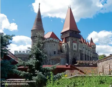  ??  ?? Castelul Corvinilor este considerat un monument de referință.