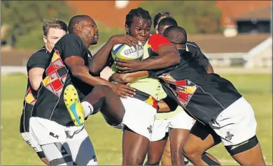  ?? Picture: GALLO IMAGES ?? IN THICK OF THINGS: Yaw Penxe during a training session with the Southern Kings at Nelson Mandela Bay Stadium