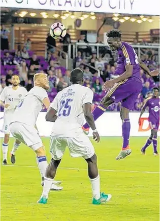  ?? COURTESY OF MARK THOR/ORLANDO CITY SC ?? Orlando City B forward Albert Dikwa of Cameroon, right, is adapting to his role with the USL side after training at the Soccer Institute at Montverde Academy.