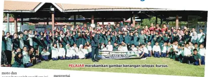  ??  ?? PELAJAR merakamkan gambar kenangan selepas kursus.