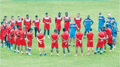  ??  ?? CONCENTRAC­IÓN Y EFECTIVIDA­D frente al arco rival fueron las recomendac­iones del cuerpo técnico a los jugadores para enfrentar hoy al Deportivo Pereira.