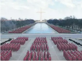  ??  ?? Season 3 of “The Handmaid’s Tale” includes a visit to Washington, D.C.