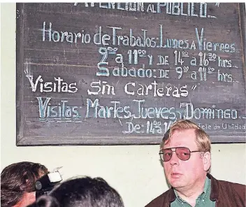  ?? FOTO: DPA-BILDFUNK ?? Ein Bild aus dem Jahr 1999 zeigt den früheren Arzt der berüchtigt­en Sekte Colonia Dignidad, Hartmut Hopp, in der Colonia Dignidad.