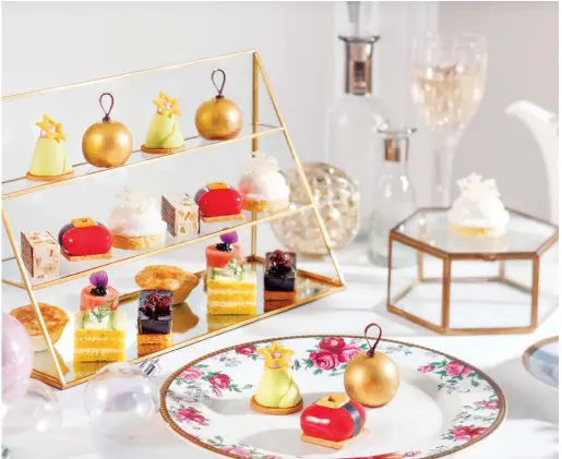  ??  ?? PALM-COURT- LOVE CHRISTMAS AFTERNOON TEA AT THE LANGHAM HONG KONG