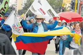  ?? Foto | EFE | LA PATRIA ?? La marcha de Bogotá en apoyo a Petro fue la más numerosa aunque también hubo en Cali, Medellín y Bucaramang­a.