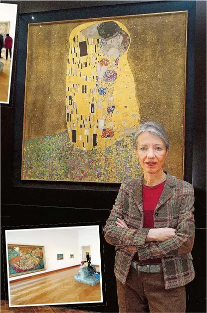  ??  ?? Stella Rollig vor dem absoluten „ Superstar“der Sammlung – „ Der Kuss“von Gustav Klimt
