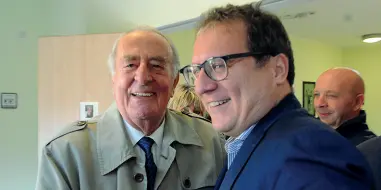  ??  ?? L’assalto La Lega prova a riprenders­i Treviso, la sua «capitale», dove ha governato dal 1994 al 2013. Contro Giovanni Manildo, al fianco di Mario Conte, torna a 89 anni l’ex sindaco Giancarlo Gentilini