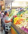  ?? ?? Perciben 51.6 millones de personas un ingreso menor al costo de la canasta alimentari­a.