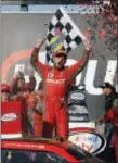  ?? NAM Y. HUH — THE ASSOCIATED PRESS ?? Justin Allgaier celebrates with his crew in Victory Lane after winning the NASCAR Xfinity race at Chicagolan­d Speedway in Joliet, Ill., Saturday.