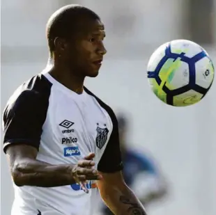  ?? Ivan Storti - 30.ago.18/santos FC ?? O volante Carlos Sánchez é um dos destaques na arrancada do Santos depois da Copa do Mundo, mas ficará fora de combate por causa de lesão na coxa esquerda