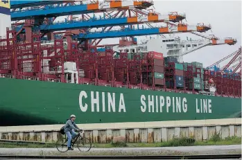  ?? KRISZTIAN BOCSI / BLOOMBERG NEWS ?? Why is China buying so much oil when its economy is foundering? In large part, analysts say, to take advantage of low prices and fill up its strategic reserves — and new storage facilities are set to open next quarter.