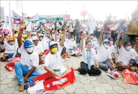  ?? HENG CHIVOAN ?? Worker unions on Sunday celebrate the 136th edition of Internatio­nal Labour Day at CDC Park, near Wat Phnom in the capital.