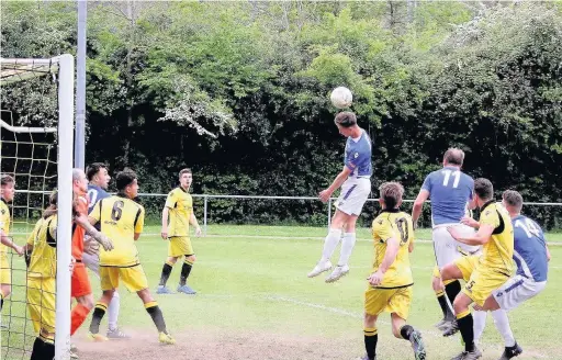  ?? BERNIE FORD ?? Cullen Kinsella rises high for Penybont against Taffs Well