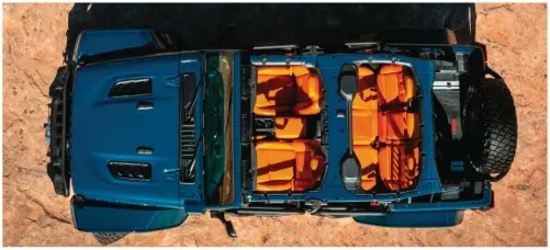  ?? ?? Découvrabl­e, le Wrangler Rubicon 4xe Departure Concept amplifie la sensation de conduite en plein-air.