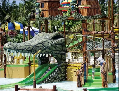  ?? PHOTOS: LEGOLAND CALIFORNIA ?? Legoland’s Chima Water Park offers plenty of splashy fun.